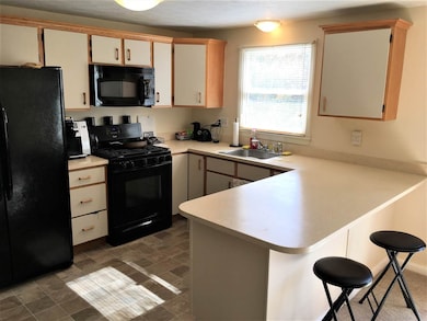 23 Albury Stone Cir unit U226, Nashua, NH 03063 - photo 2