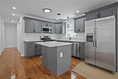 6 Mount Vernon St unit 2, Providence, RI 02907 - photo 2