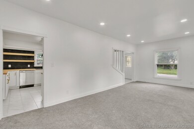 533 E 5th St, Claremore, OK 74017 - photo 5