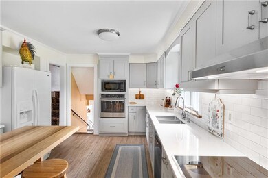 16 Circle Dr, Middletown, RI 02842 - photo 6