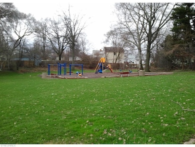 Donovan Park is right across the street!