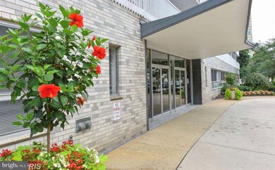Potomac Plaza Terraces unit 219, Washington, DC 20037 - photo 2