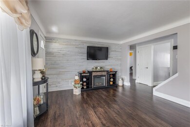 2239 Larchmont Dr, Wickliffe, OH 44092 - photo 6