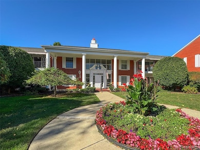 19710 W 13 Mile Rd unit 108, Beverly Hills, MI 48025 - photo 2