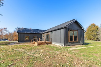 22027 Redding Woods, Seymour, IN 47274 - photo 5