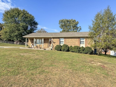 210 Lee Ave, Woodbury, TN 37190 - photo 3