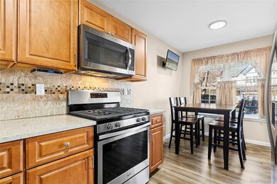 106 Northwood Blvd, Central Islip, NY 11722 - photo 5