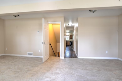 822 6th Ave NW, Minot, ND 58703 - photo 4