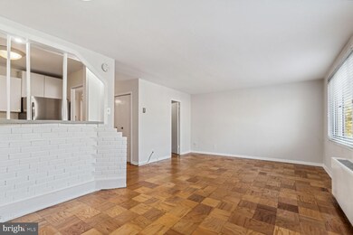 Park Sutton Condominiums unit 403, Silver Spring, MD 20910 - photo 4