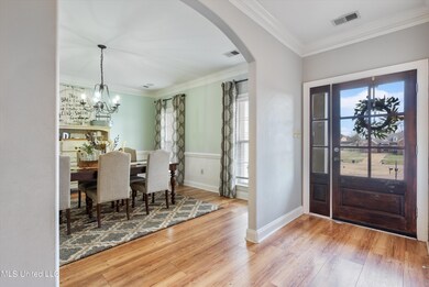 06-Foyer to Dining Room