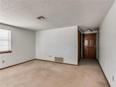 1017 Swan Lake Ct, Edmond, OK 73003 - photo 6