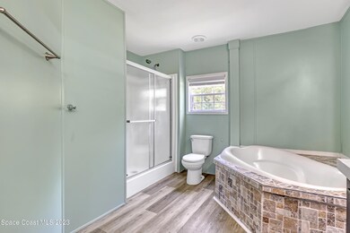 4071 Fountain Palm Primary Bathroom