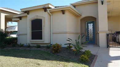 2109 Kingfisher Ln, Mission, TX 78572 - photo 2