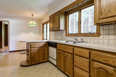 Eat-in Kitchen