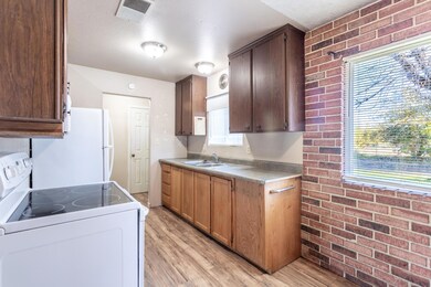 6874 Weeks Rd, Redding, CA 96002 - photo 5