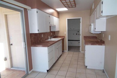 10208 W Ocotillo Dr, Sun City, AZ 85373 - photo 6