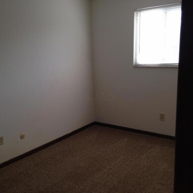 1144 Arnelle Ct, Columbus, OH 43228 - photo 7