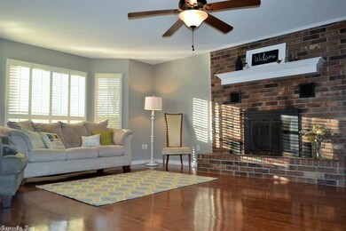 Oak Wood Floors Lay Throughout