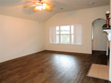 15914 Pleasant Green Cir, Tomball, TX 77377 - photo 5