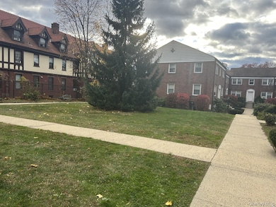 79 N Broadway unit J, White Plains, NY 10603 - photo 4