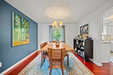 09-Dining Room