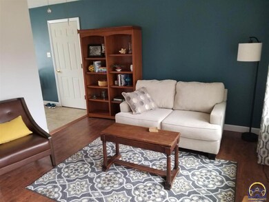 5028 SW 31st St, Topeka, KS 66614 - photo 2