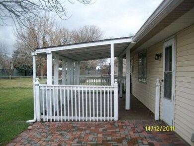 1310 N Elmwood Dr unit 2, Aurora, IL 60506 - photo 4