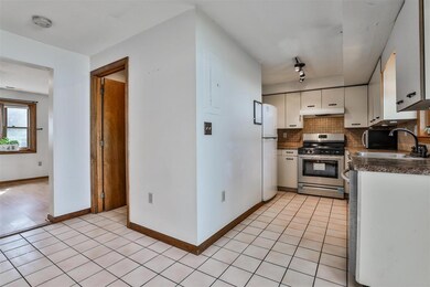 65 Birchwood Dr, Milford, NH 03055 - photo 7