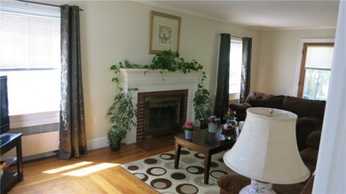 130 Roslyn Ave, Cranston, RI 02910 - photo 5