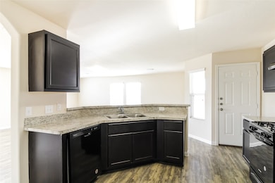 6130 Peaceful Ridge Dr, Houston, TX 77048 - photo 2