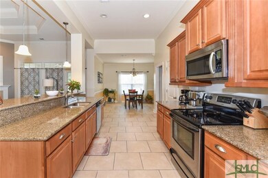 Granite counters, stainless steel appliances, cust