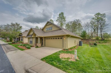 32 Gray Wolf Ln, Hendersonville, NC 28792 - photo 3