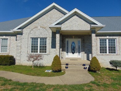 182 Eagles Bluff Ct, Shepherdsville, KY 40165 - photo 2