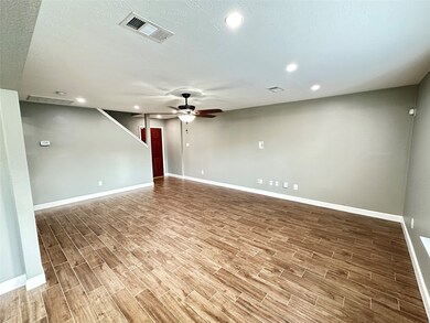 9811 Retherford Dr, Houston, TX 77086 - photo 5