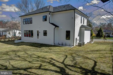 405 Orleans Cir SW, Vienna, VA 22180 - photo 2