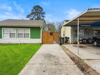 13371 Indianapolis St unit A, Houston, TX 77015 - photo 3