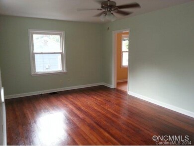 Living Room w/Hardwood Floor
