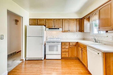 1438 Evaline Dr Columbus OH-small-013-01