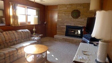 Woodburning fireplace!