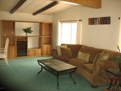 6158 Flying M Living Room (2)