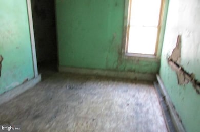 904 E Chestnut St, Shamokin, PA 17872 - photo 7