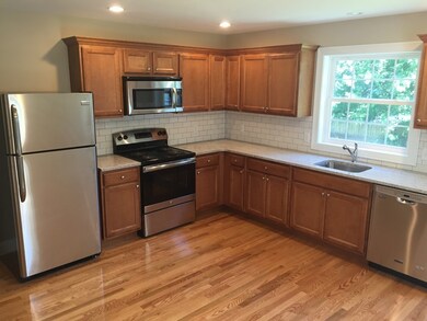 89 Field St, West Springfield, MA 01089 - photo 2