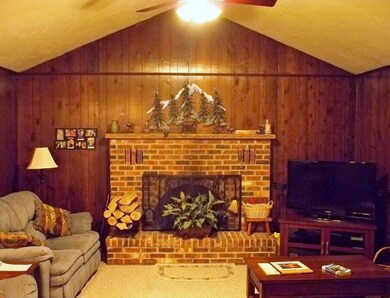 Family room straight shot (13)