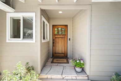 22113 Buena Ventura St, Woodland Hills, CA 91364 - photo 2