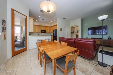 Breakfast-Family Room - Kitchen