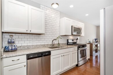 75 Deerwood Dr unit B, Nashua, NH 03063 - photo 4