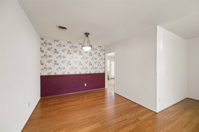 10422 Timberoak Dr, Houston, TX 77043 - photo 4