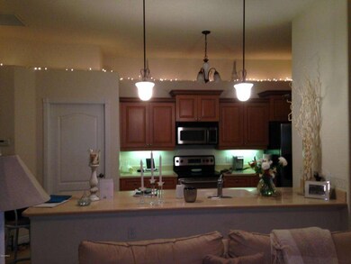 OPEN KITCHEN W/BREAKFAST BAR