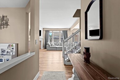 1032 Tudor Ln