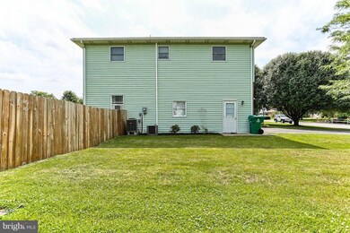 513 Colonial Dr, Greencastle, PA 17225 - photo 5